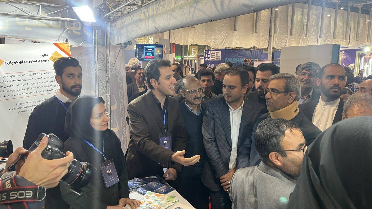 برپایی غرفه دانشگاه علوم پزشکی نیشابور، در بیست و ششمین نمایشگاه دستاوردهای پژوهش، فناوری و فن بازار استان خراسان رضوی